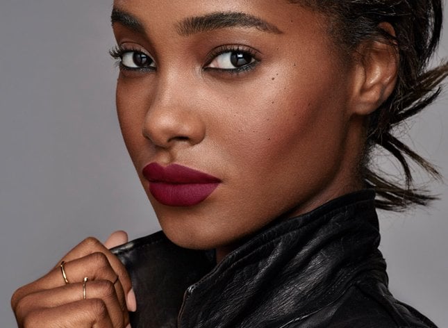 Modèle Maybelline portant CS Ultimatte