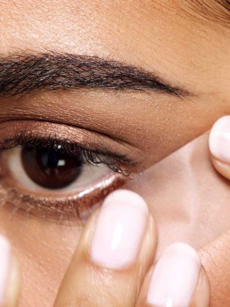 Why You Should Use The Tape Method When Applying Eyeliner